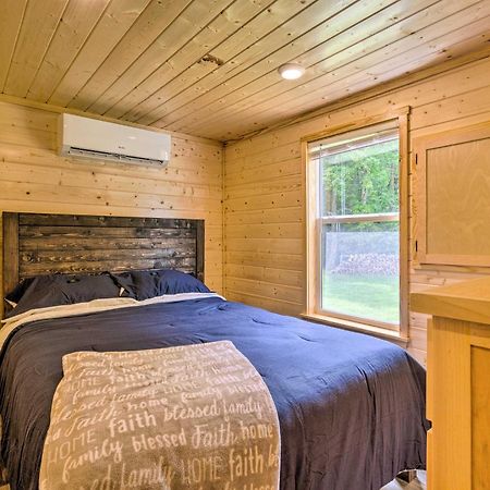 Quaint Mtn Cabin Tiny Living Near Big Adventure Brevard Extérieur photo