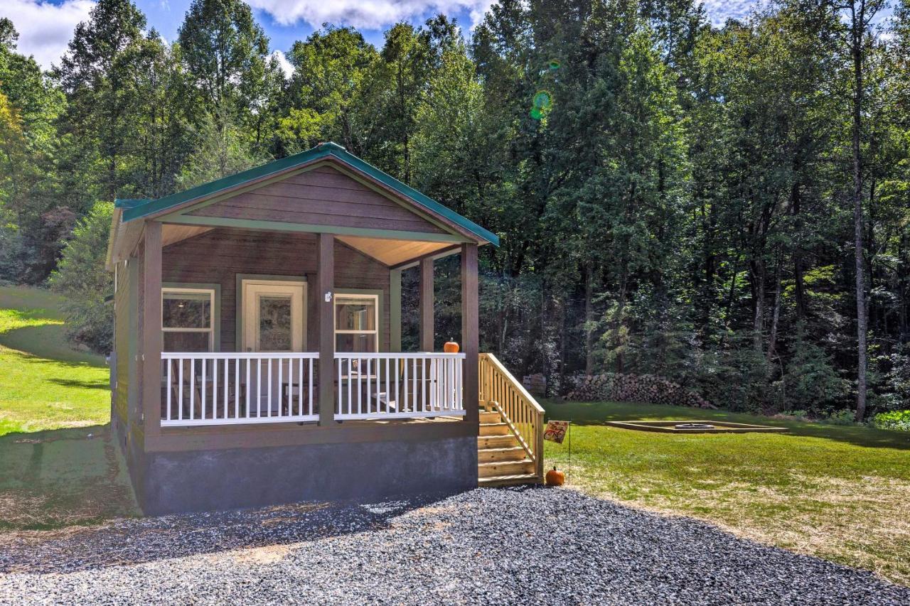Quaint Mtn Cabin Tiny Living Near Big Adventure Brevard Extérieur photo