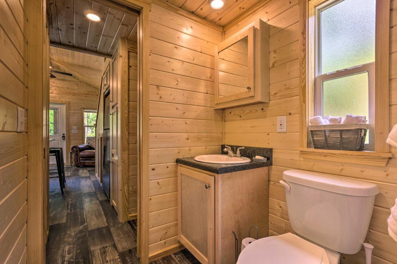 Quaint Mtn Cabin Tiny Living Near Big Adventure Brevard Extérieur photo