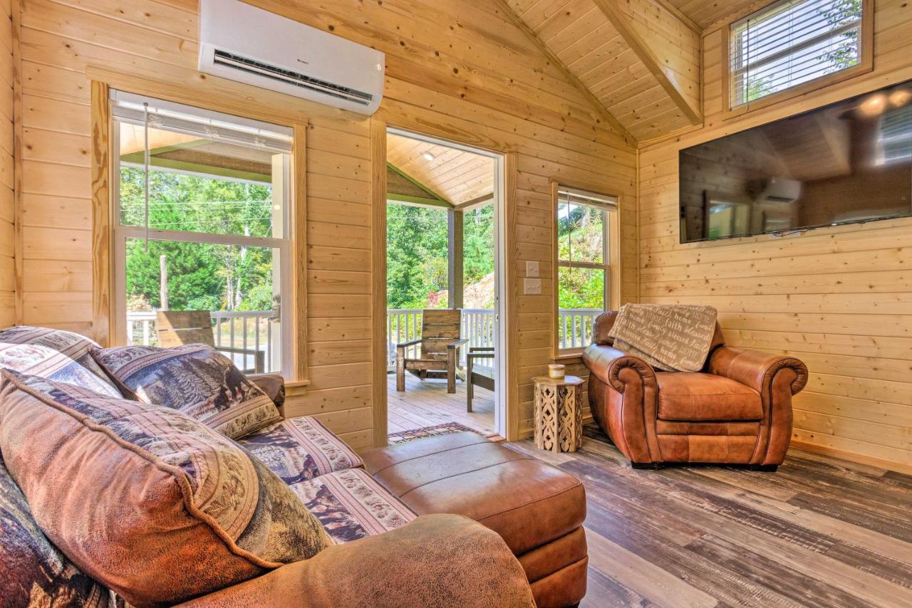 Quaint Mtn Cabin Tiny Living Near Big Adventure Brevard Extérieur photo