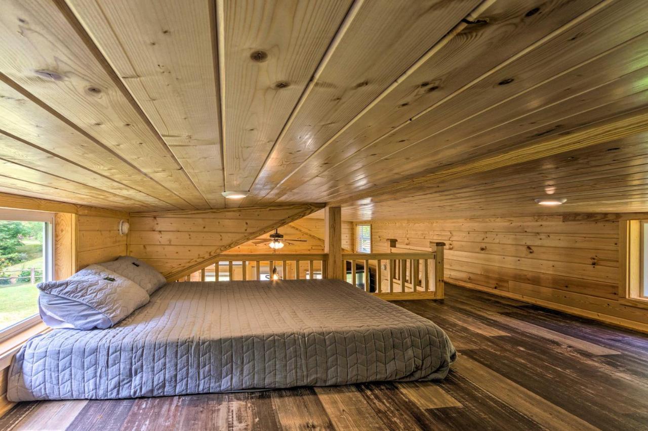 Quaint Mtn Cabin Tiny Living Near Big Adventure Brevard Extérieur photo