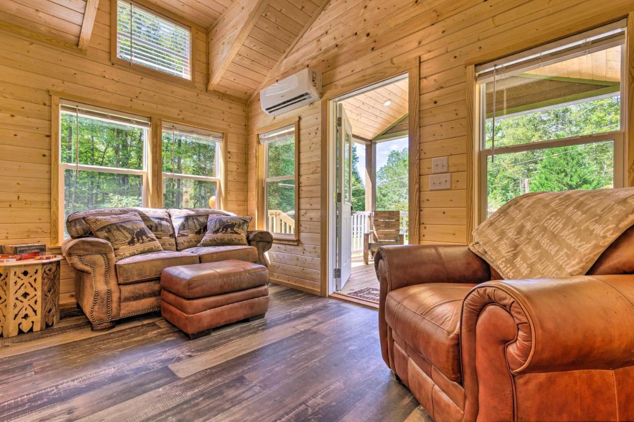Quaint Mtn Cabin Tiny Living Near Big Adventure Brevard Extérieur photo